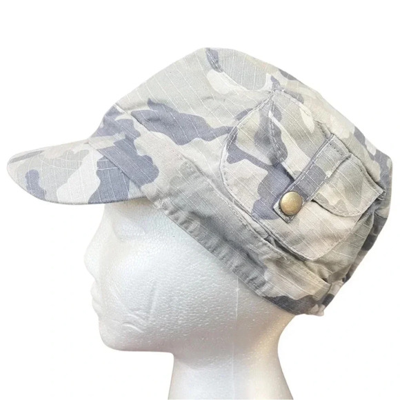 Y2k style Camouflage Army Cap with cargo like detail - Picture 1 of 9